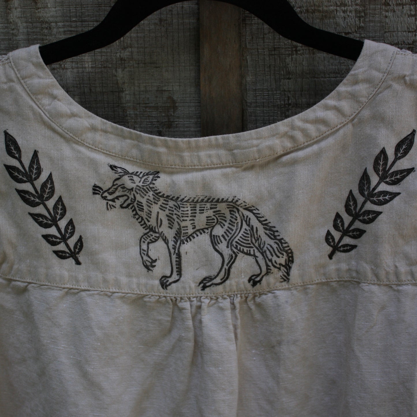 wolf and sun linen top