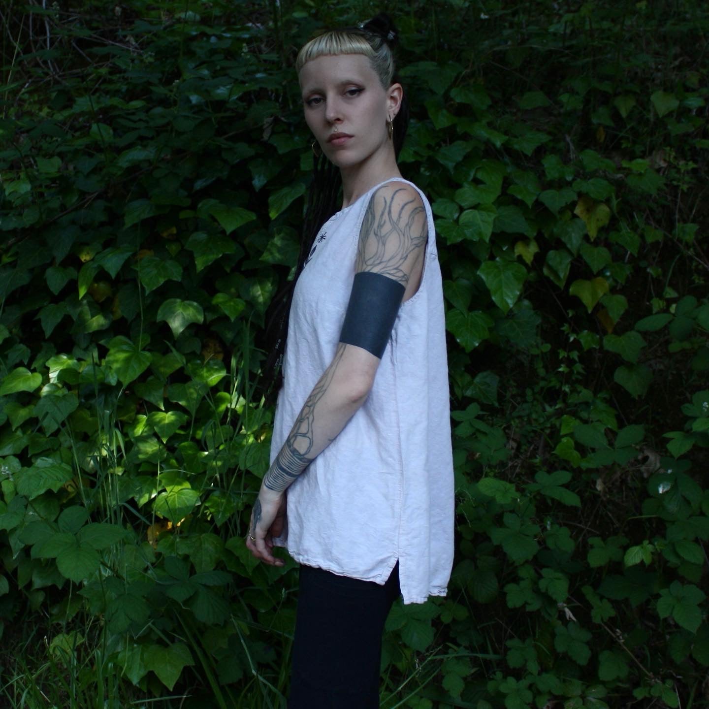 wolf and sun linen top