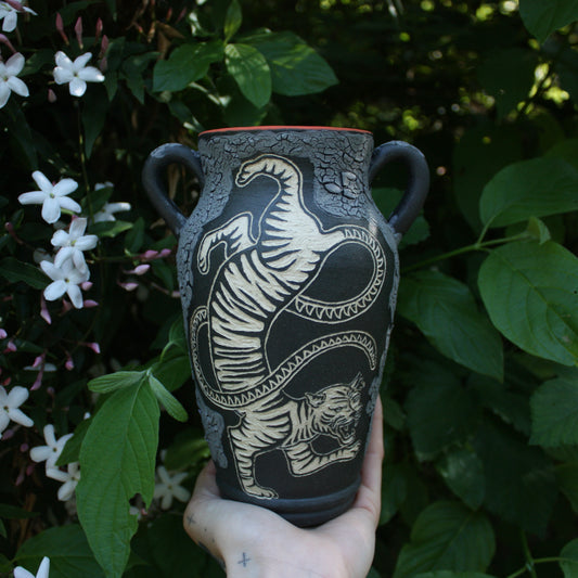 Tiger amphora